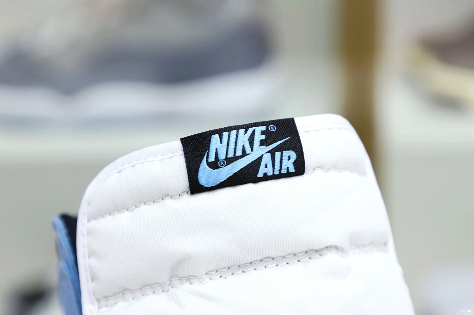 1 'UNIVERSITY HIGH JORDAN OG RETRO AIR 0211